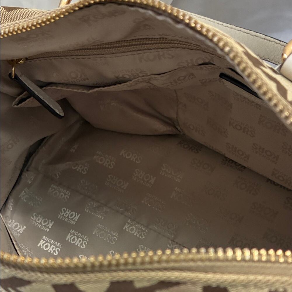 Michael Kors Grayson Monogram Handbag - Picture 9 of 9